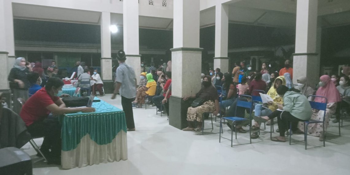 Desa Ngranti, Tulungagung Gelar Vaksin Plus Salurkan Dana BLT