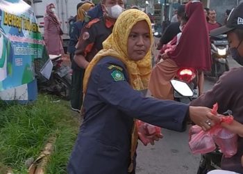 Akhir Bulan Ramadhan, Kartarcam Tanggulangin Gelar Buka Puasa Bersama dan Bagi-bagi Takjil