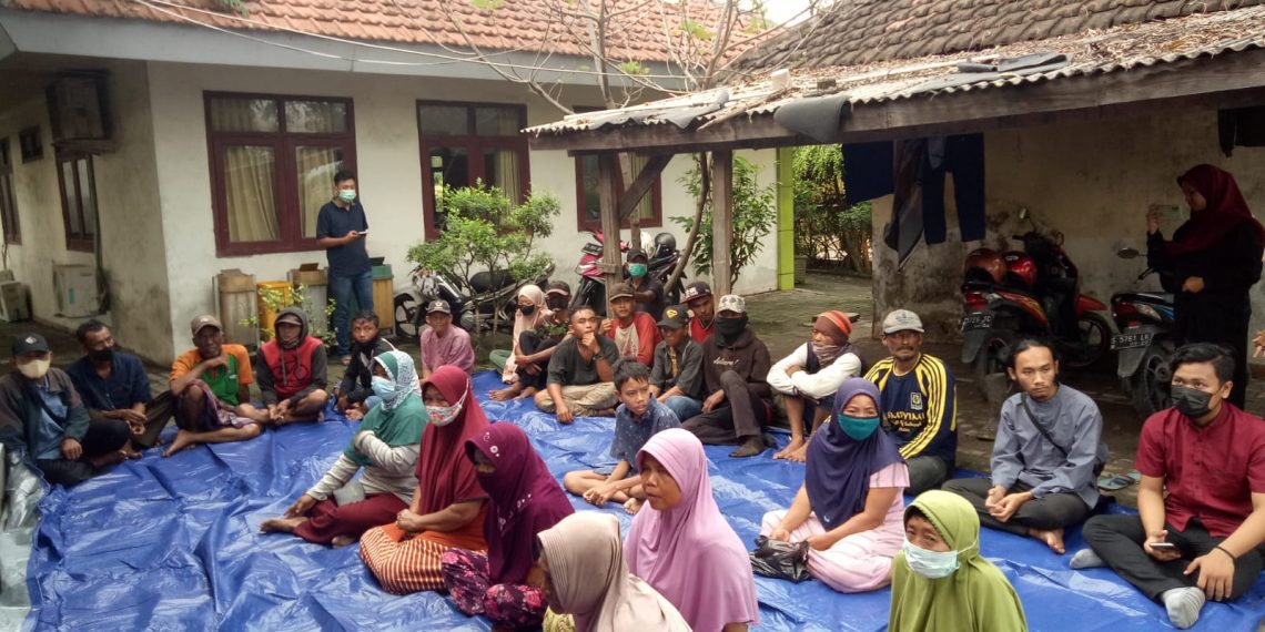 IMM Komisariat Psikologi UMG Baksos ke Pemulung TPA Ngipik