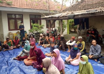 IMM Komisariat Psikologi UMG Baksos ke Pemulung TPA Ngipik