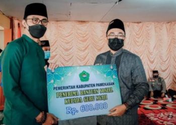 Safari Ramadan, Bupati Pamekasan Salurkan Bantuan untuk Guru Ngaji