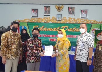 Dinsos Jatim-Dispenduk Capil Sidoarjo Teken MoU Terkait Integrasi Layanan Adminduk