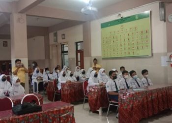 SMP YPM 1 Taman Kuatkan Implementasi Literasi Siswa Melalui Pelatihan Jurnalistik