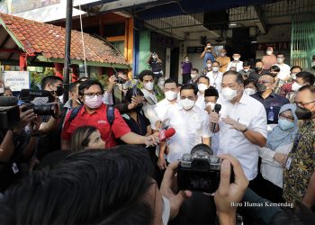 Keliling Pasar, Mendag Pastikan Pasokan Bapok Aman Jelang Lebaran