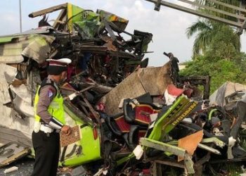 Bus Pariwisata Kecelakaan di Tol Sumo, 13 Tewas dan 12 Luka