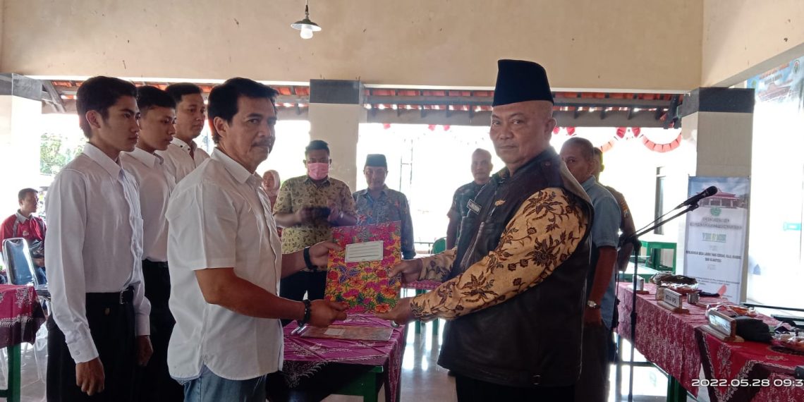 Pemdes Desa Laden Lantik Direktur Bumdes Rejeki Maju Diharap Mampu Beri Perubahan