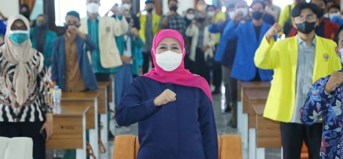 Khofifah Ajak Mahasiswa Bekolaborasi di Bidang Ekonomi dan Energi Terbarukan