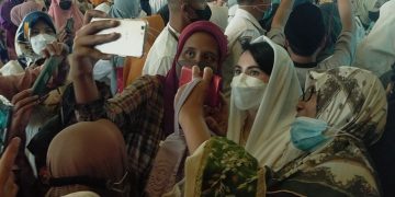 Gubernur Khofifah dan Wagub Emil Dardak Salat Id Bareng di Masjid Al Akbar Surabaya