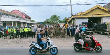 H+8 Lebaran, Arus Lalin Perbatasan Pamekasan-Sampang Ramai Dipadati Wisatawan Menuju Pantai