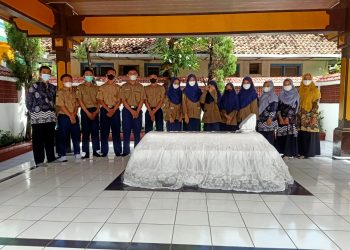 Peringati Hari Kebangkitan Nasional, Siswa SMAM1TA Berkunjung ke Makam dan Museum Dr. Soetomo