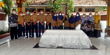Peringati Hari Kebangkitan Nasional, Siswa SMAM1TA Berkunjung ke Makam dan Museum Dr. Soetomo