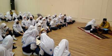 Siswa SMP Al Falah Uji Hafalan Al Quran Melalui Munaqosyah