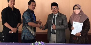 Siap Dampingi Mahasiswa Magang, Radar Jatim Teken PKS dengan FAH UIN Sunan Ampel