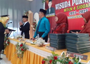 Lulus 100%, MTsN 4 Sidoarjo Wisuda 268 Siswanya
