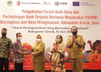 Beri Dukungan Pemenuhan Hak Anak, Bu Min Hadiri Pengukuhan Forum Anak Desa