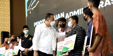 Pelajar SMA dari Keluarga Miskin Dapat Bantuan Biaya dari Pemkot Surabaya