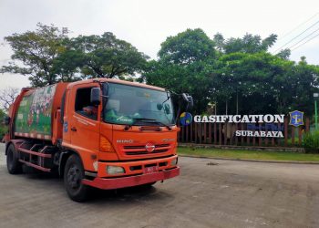 Tak Khawatir Kebauan Lagi, Armada Truk Compactor Surabaya Kini Ditambah