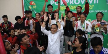 Beri Wejangan Atlet di Porprov Jatim VII, Cak Eri: Saut Kabeh Emase Rek!