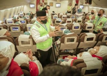 Menag Yaqut Berangkatkan Kloter I Jamaah Haji Indonesia, Ini Pesannya