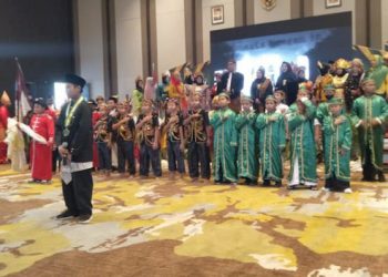 Kakan Kemenag Gresik Apresiasi Digitalisasi di MINU Tratee Putera saat Wisuda Ke-74