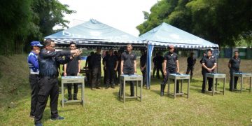 Latihan Menembak, Protokol Kemenkumham Asah Kesigapan Pengamanan Pimpinan