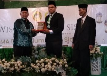 Lulusan MA Darul Ulum Waru Harus Tetap Mengamalkan Ajaran Aswaja an-Nadliyah