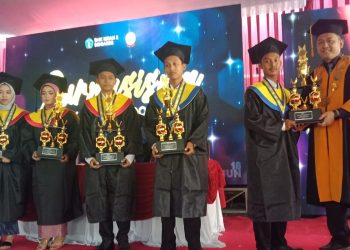 Siswa SMK Krian 2  Sidoarjo Sudah Bekerja Bahkan Sebelum Dinyatakan Lulus