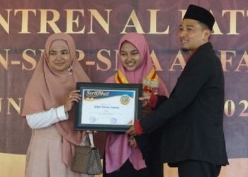 Haflatul Wada’ Ponpes Al Fattah dengan MC 4 Bahasa, Berikan Beasiswa ke Al Azhar Kairo