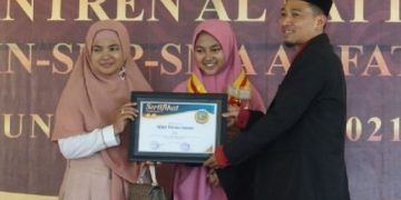 Haflatul Wada’ Ponpes Al Fattah dengan MC 4 Bahasa, Berikan Beasiswa ke Al Azhar Kairo