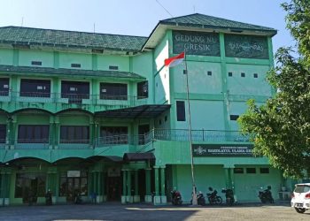 Prihatin Kondisi Kantor PCNU Gresik, Warga NU Patungan Ngecat Kantor