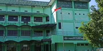 Prihatin Kondisi Kantor PCNU Gresik, Warga NU Patungan Ngecat Kantor
