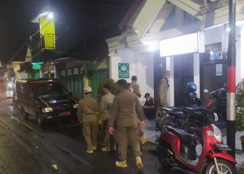 Satpol PP Razia Warga Kos Eks Lokalisasi Moroseneng