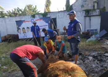 DPD PAN Sidoarjo Sembelih Kurban, Bangun: Kami Harap Semua Bahagia