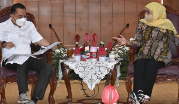 Gubernur Khofifah Bertemu Walikota Surabaya, Bahas Rencana Tuan Rumah Piala Dunia U – 20
