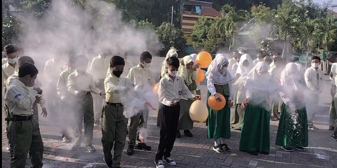 Semburan Kembang Api Meriahkan Fortasi Spemupat