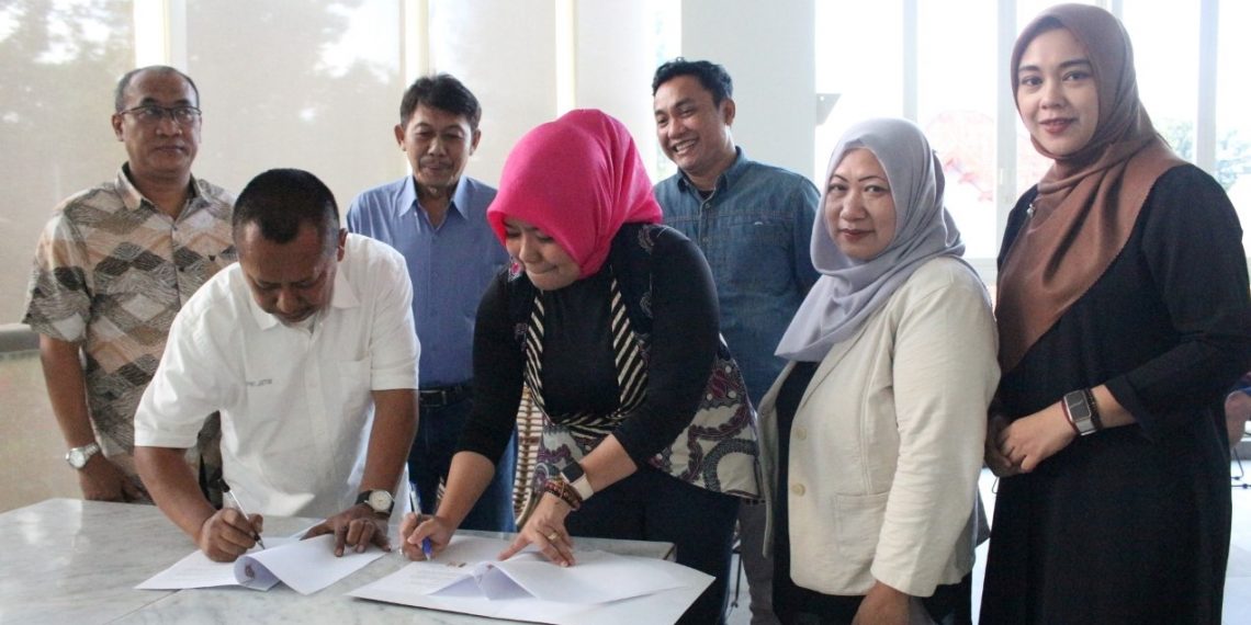 Gandeng STIKOSA-AWS, PWI Jatim Fasilitasi Pendidikan S1 bagi Wartawan