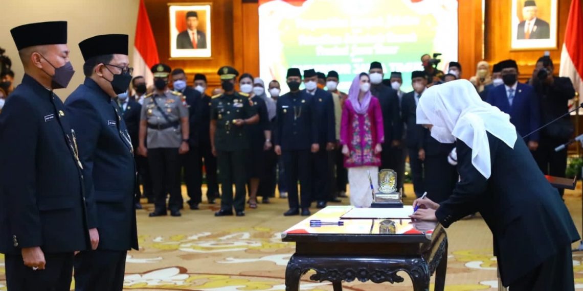 Usai Lantik Sekdaprov Adhy Karyono, Gubernur Khofifah Langsung Pimpin Rakor Bersama OPD