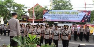 Kapolres Tulungagung Pimpin Upacara Sertijab Kasatlantas dan Enam Kapolsek