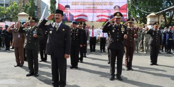 Puncak Hari Bhayangkara ke-76, Kapolres Pamekasan Bersama Forkopimda Upacara Virtual