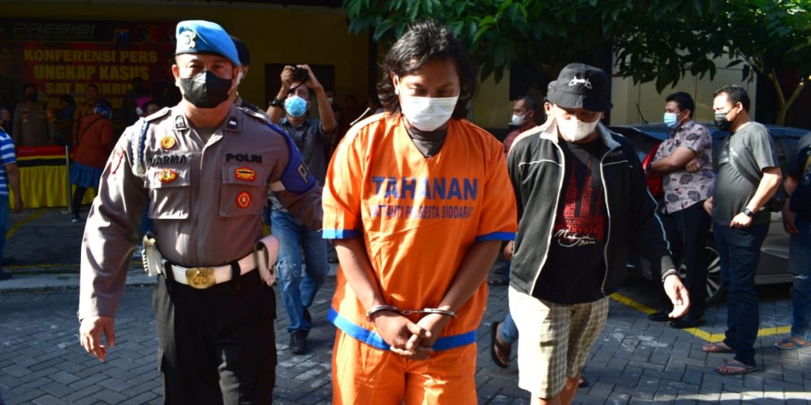Polresta Sidoarjo Ringkus Pelaku Pembunuhan Pria di Teras Mushala
