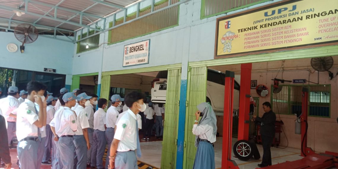 MPLS SMK Antartika 1 Sidoarjo Peserta Didik Baru Dibuat Asyik Menikmati Pelajaran