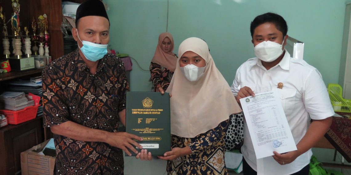 Anggota Komisi D DPRD Sidoarjo Berikan Solusi Ijazah Siswa SMP Belum Bisa Diambil