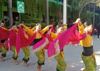 Siswa Baru SMK Antartika 2 Sidoarjo Disuguhi Parade Karya Seni Ekstrakurikuler