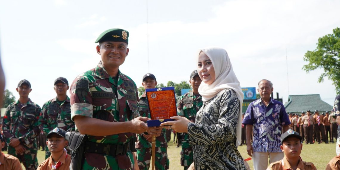 Siswa SMK Krian 1 Digembleng Kedisiplinan di Yonif Para Raider 503 Mayangkara