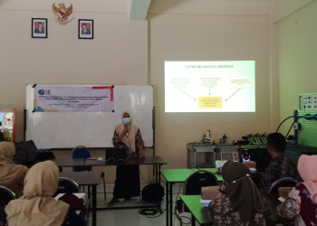 Abdimas Umsida Sosialisasikan Manfaat Aplikasi Pembiayaan Murabahah di SMK Antartika 2 Sidoarjo