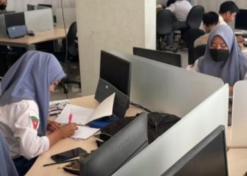 SMK YPM 8 Sidoarjo Beri Kado HUT RI ke 77 Dengan 1.714 Puisi Kemerdekaan