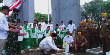 Ziarah ke Makam Pahlawan, BHS Dorong Pemerintah Berikan 100 Persen Hak Veteran