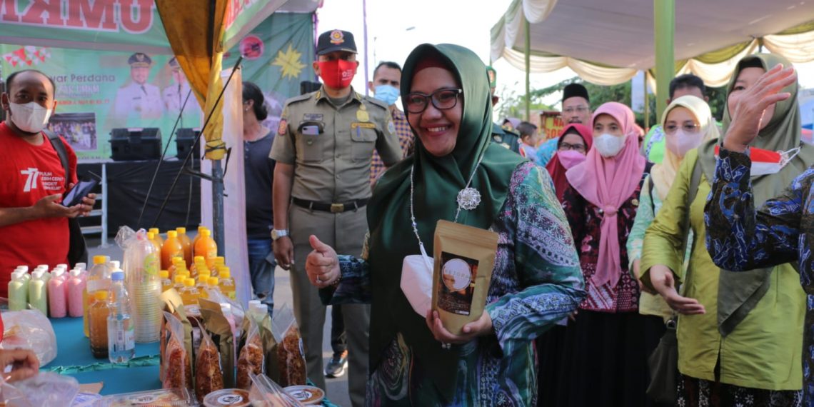 Bangkitkan Ekonomi Kerakyatan, Wabup Gresik Buka Gebyar Perdana Bazar UMKM