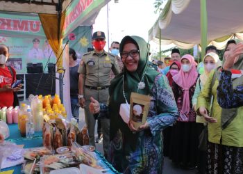 Bangkitkan Ekonomi Kerakyatan, Wabup Gresik Buka Gebyar Perdana Bazar UMKM