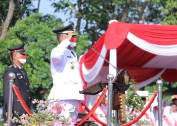 Hari Kemerdekaan ke-77 RI, Bupati Gresik Berikan Penghargaan kepada Insan Berjasa dan Prestasi